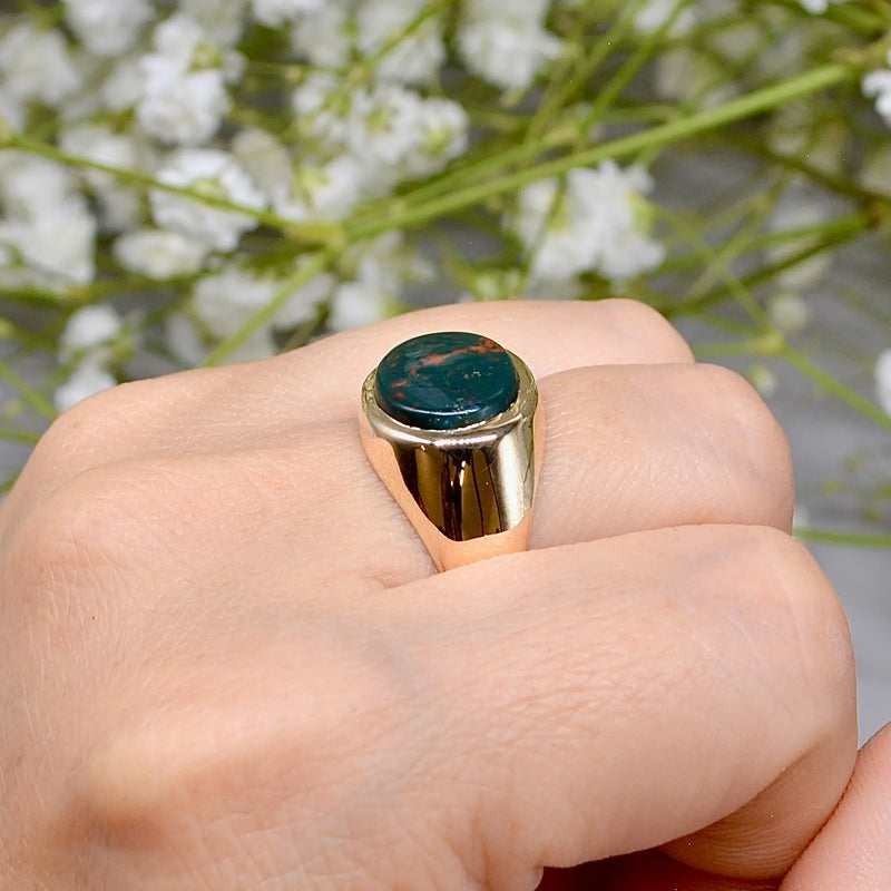 Vintage 1970s East-West Set Bloodstone 9ct Yellow Gold Signet Ring