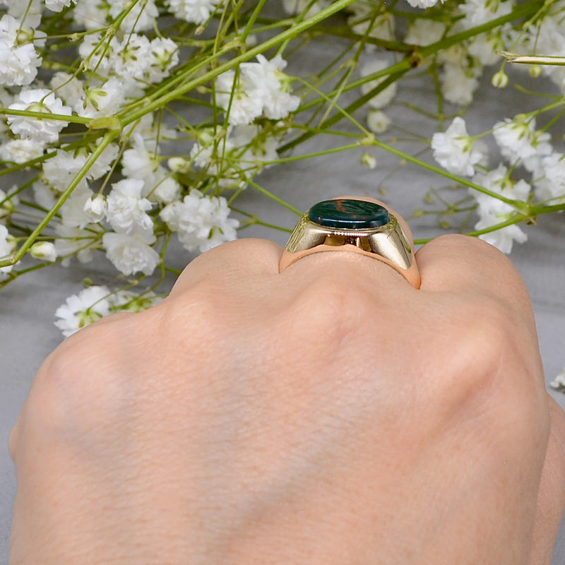 Vintage 1970s East-West Set Bloodstone 9ct Yellow Gold Signet Ring