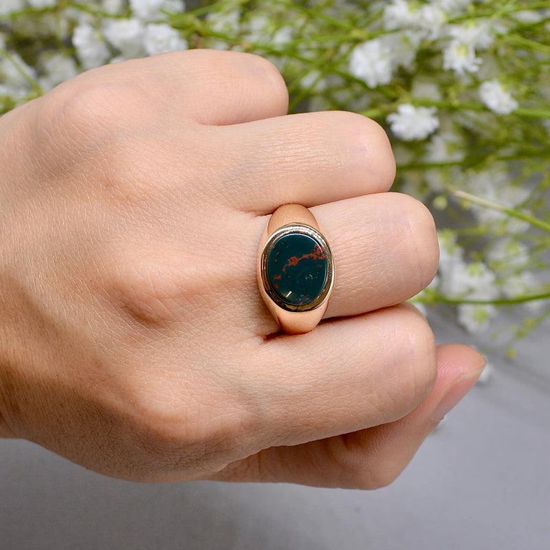 Vintage 1970s East-West Set Bloodstone 9ct Yellow Gold Signet Ring