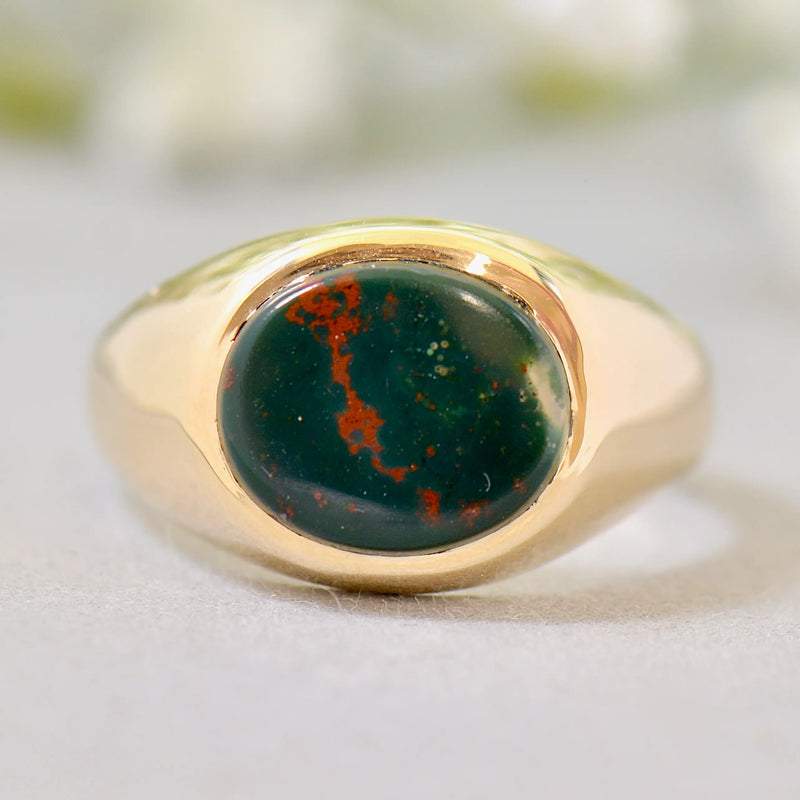 Vintage 1970s East-West Set Bloodstone 9ct Yellow Gold Signet Ring