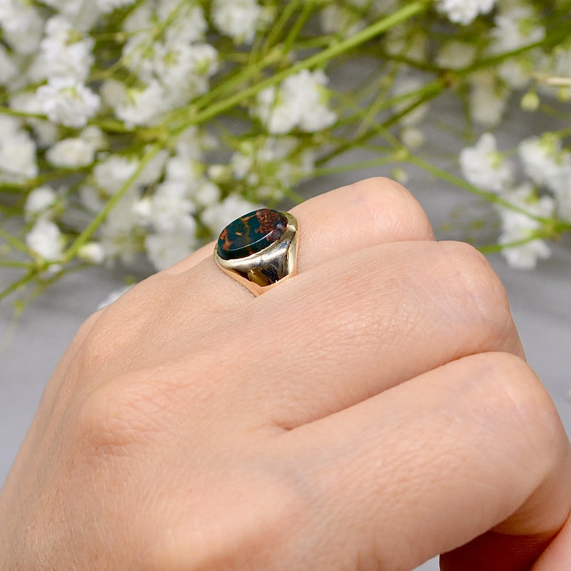 Vintage 1960s Small Bloodstone 9ct Yellow Gold Signet Ring