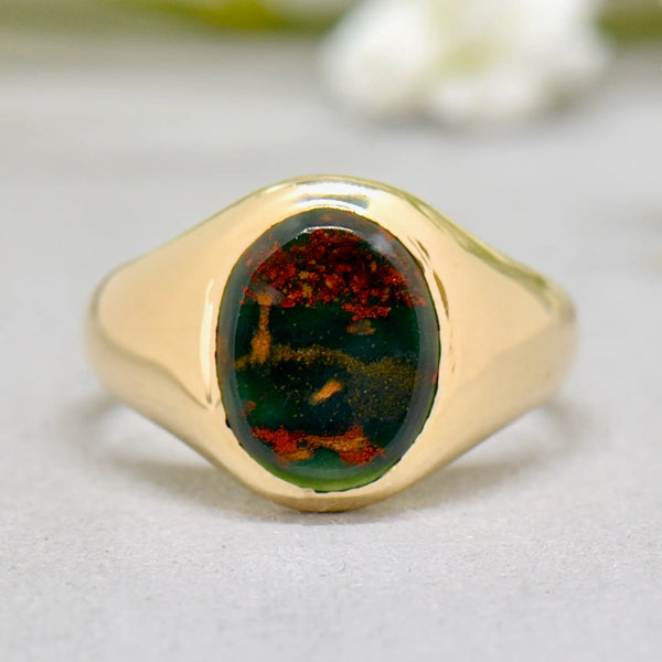 Vintage 1960s Small Bloodstone 9ct Yellow Gold Signet Ring