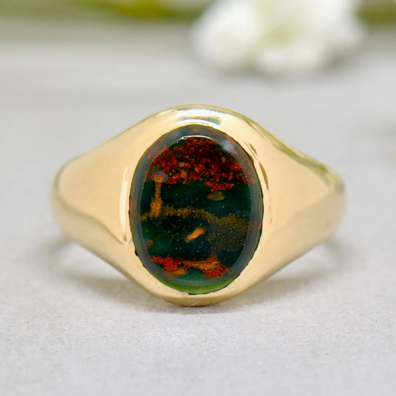 Vintage 1960s Small Bloodstone 9ct Yellow Gold Signet Ring