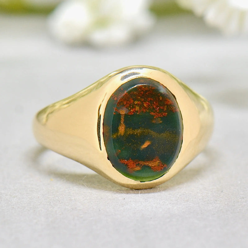 Vintage 1960s Small Bloodstone 9ct Yellow Gold Signet Ring