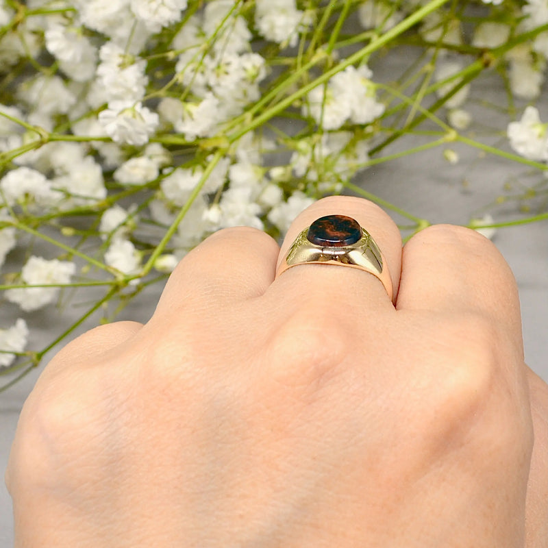 Vintage 1970s Small Bloodstone 9ct Yellow Gold Signet Ring