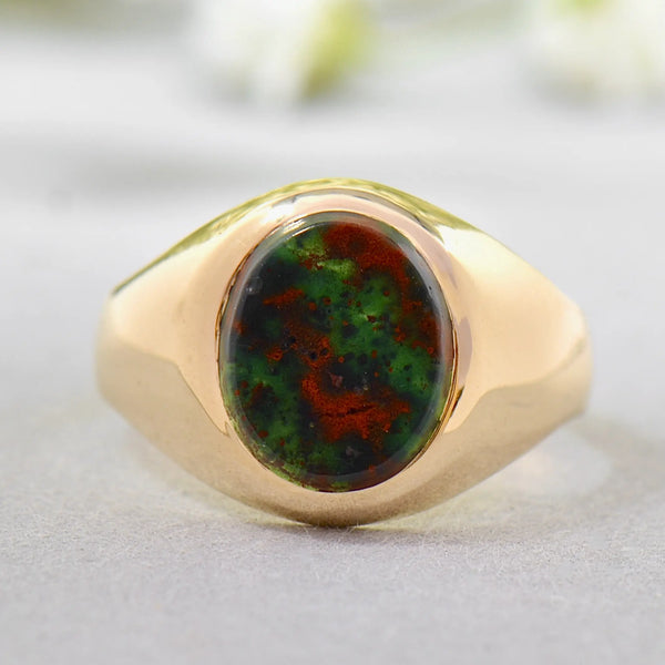 Vintage 1970s Small Bloodstone 9ct Yellow Gold Signet Ring