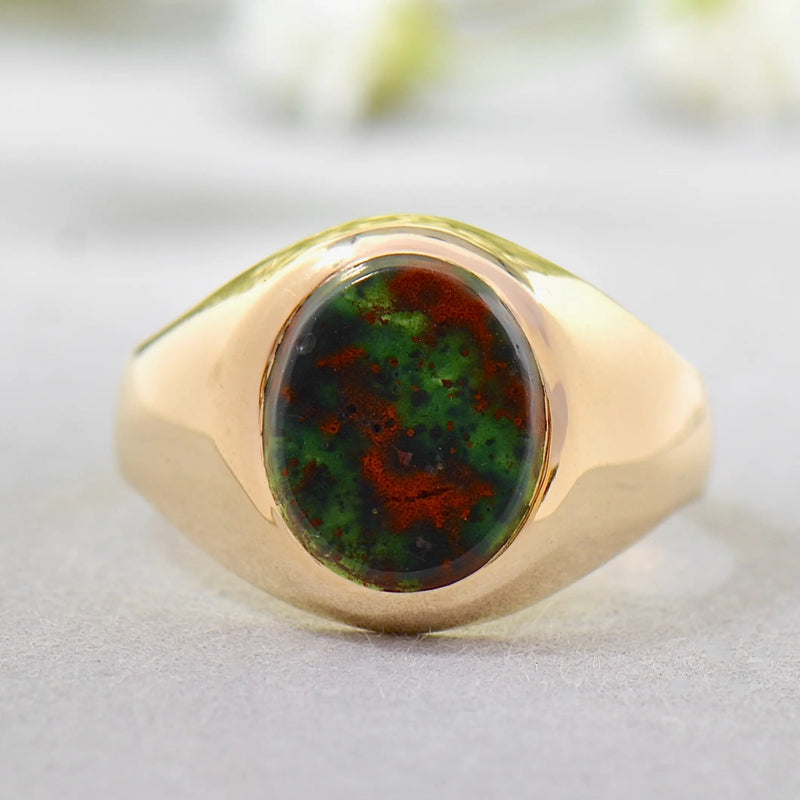 Vintage 1970s Small Bloodstone 9ct Yellow Gold Signet Ring