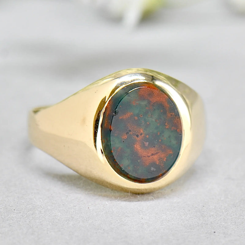 Vintage 1970s Small Bloodstone 9ct Yellow Gold Signet Ring