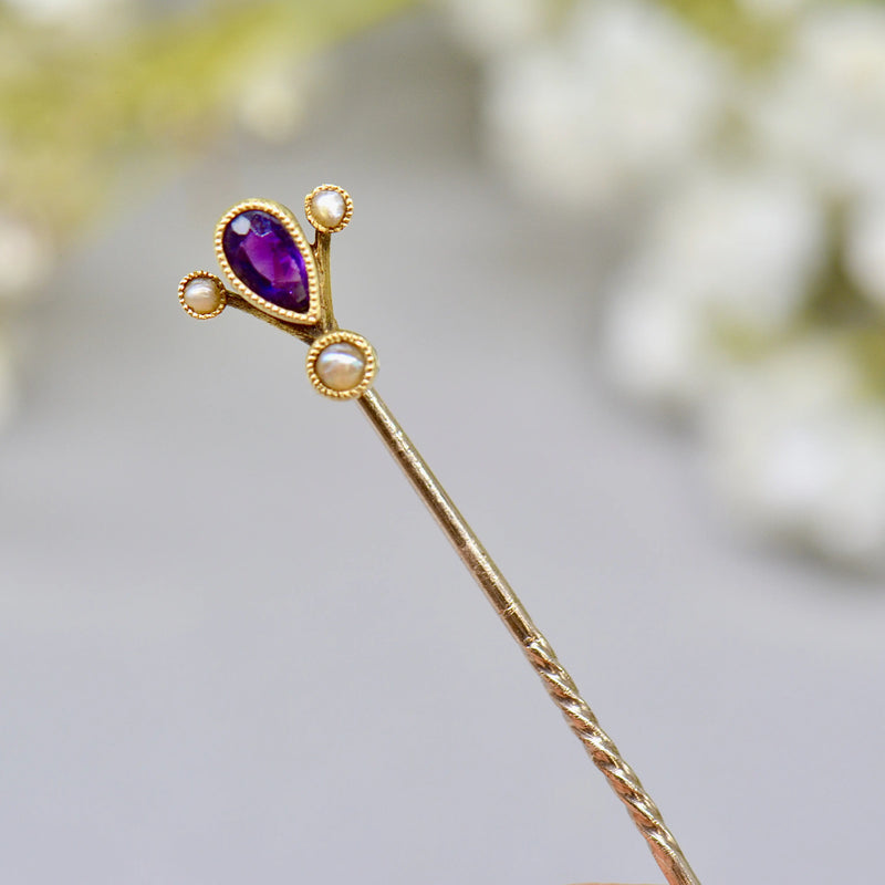 Victorian Purple Amethyst & Seed Pearl 15ct/9ct Yellow Gold Stick Pin/Lapel Pin/Tie Pin Boxed