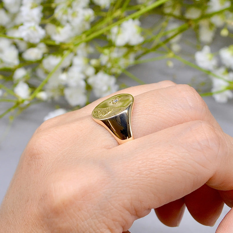 Vintage 1970s Diamond Star Signet Ring in 9ct Yellow Gold