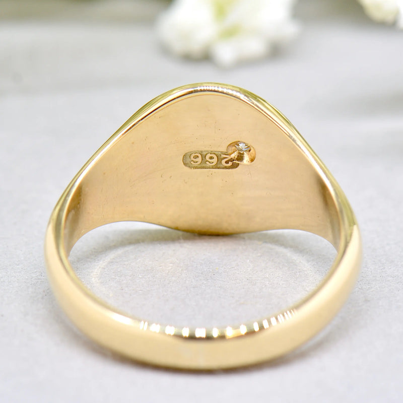 Vintage 1970s Diamond Star Signet Ring in 9ct Yellow Gold