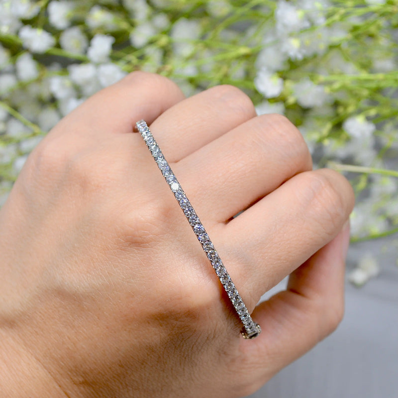Diamond Line Bangle in 14ct White Gold (1.44cts)
