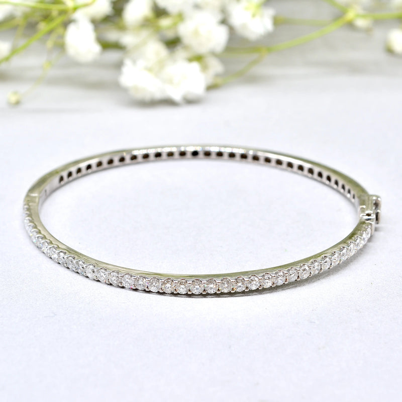 Diamond Line Bangle in 14ct White Gold (1.44cts)