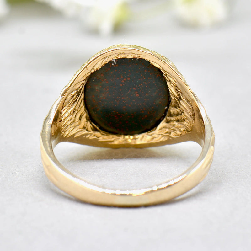 Vintage 1970s Textured Shoulders Bloodstone 9ct Yellow Gold Signet Ring
