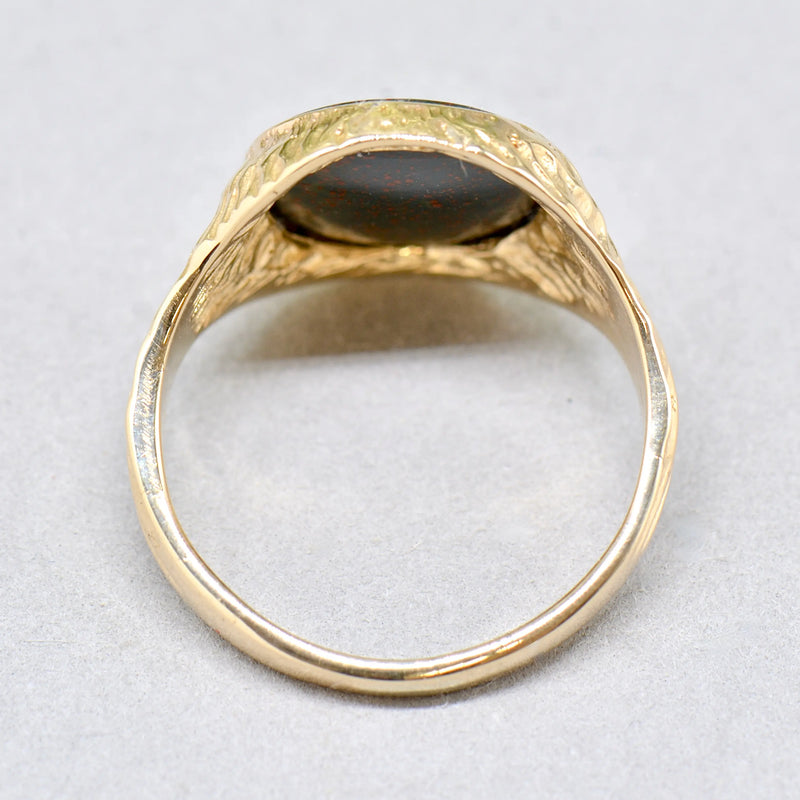 Vintage 1970s Textured Shoulders Bloodstone 9ct Yellow Gold Signet Ring