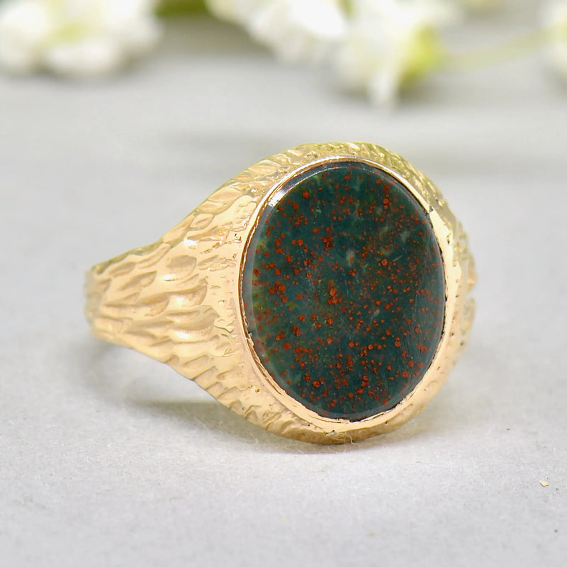 Vintage 1970s Textured Shoulders Bloodstone 9ct Yellow Gold Signet Ring