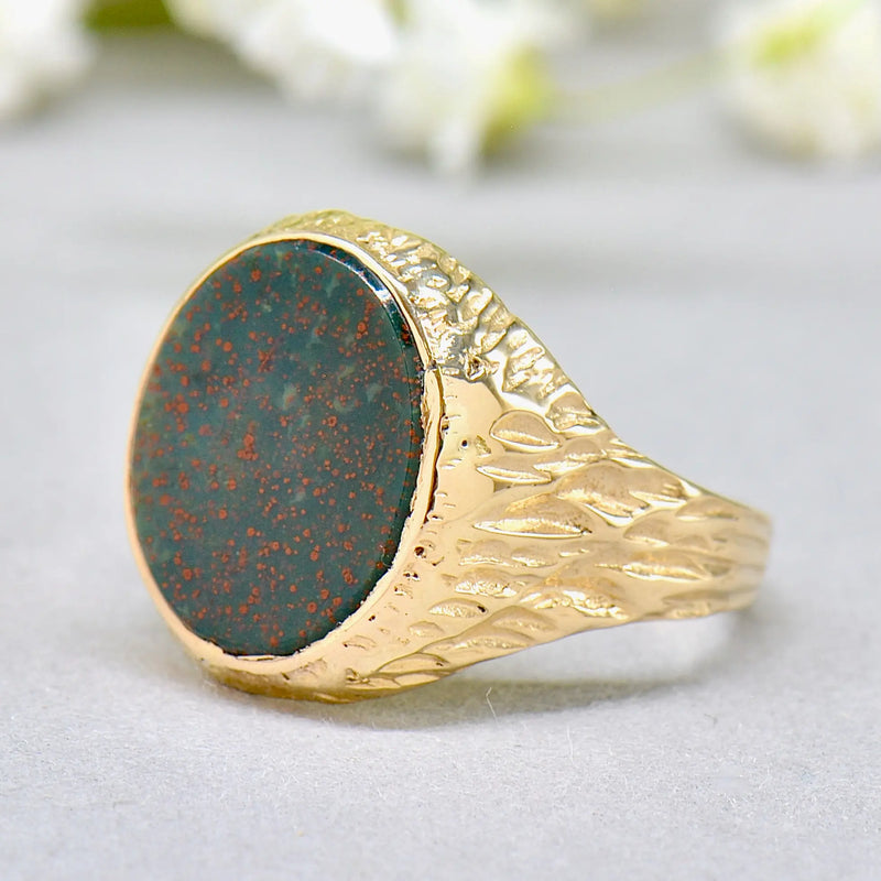 Vintage 1970s Textured Shoulders Bloodstone 9ct Yellow Gold Signet Ring