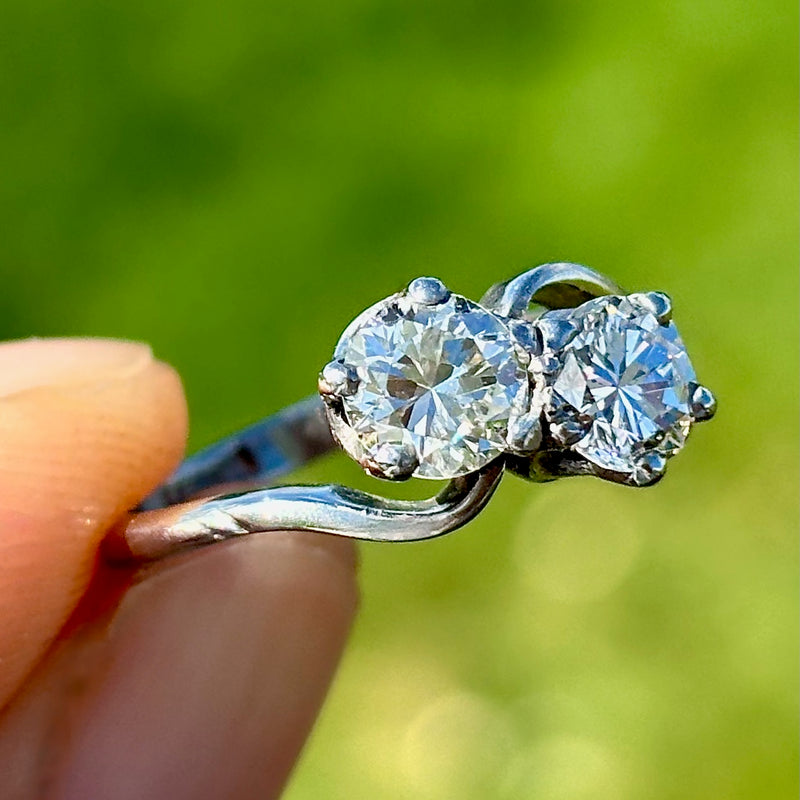 ヴィンテージ トワ・エ・モア ダイヤモンド プラチナ リング (約1.12ct)