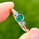 20世纪90年代复古款祖母绿钻石三石9K黄金戒指