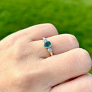 20世纪90年代复古款祖母绿钻石三石9K黄金戒指