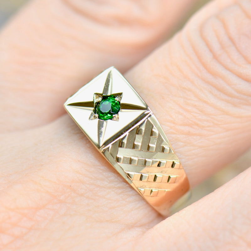 1970s Tsavorite Garnet 9ct Yellow Gold Signet Ring (0.23ct)