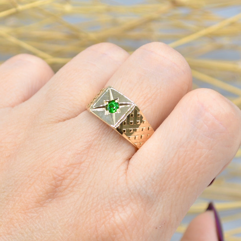 1970s Tsavorite Garnet 9ct Yellow Gold Signet Ring (0.23ct)