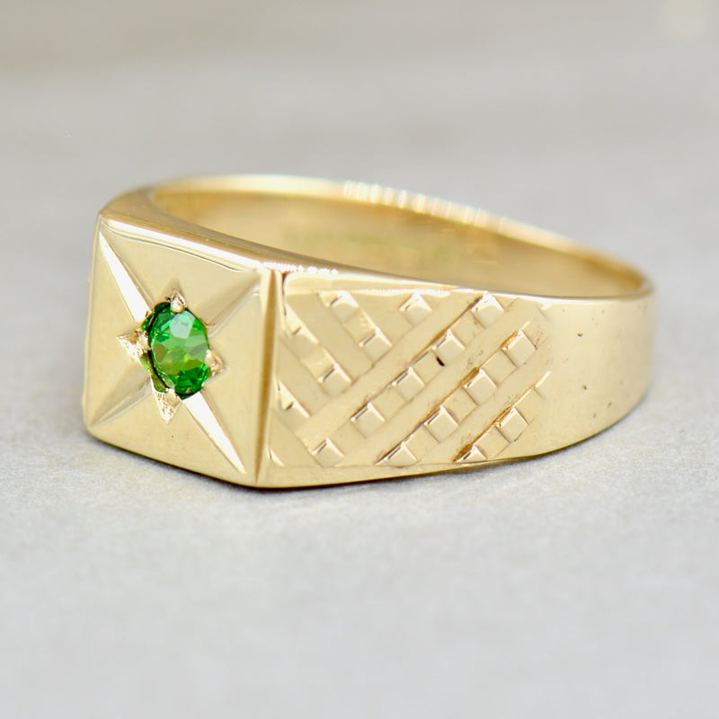 1970s Tsavorite Garnet 9ct Yellow Gold Signet Ring (0.23ct)