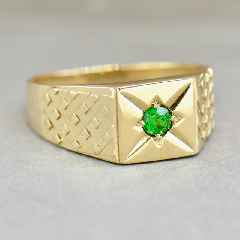 1970s Tsavorite Garnet 9ct Yellow Gold Signet Ring (0.23ct)