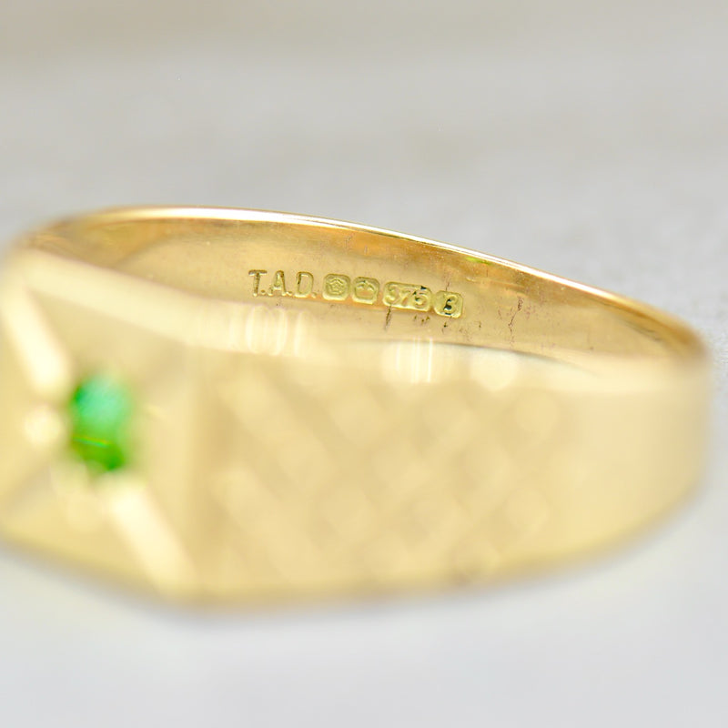 1970s Tsavorite Garnet 9ct Yellow Gold Signet Ring (0.23ct)