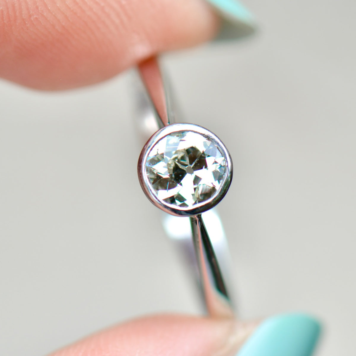 オールドヨーロピアンカットダイヤモンド 18カラットホワイトゴールド