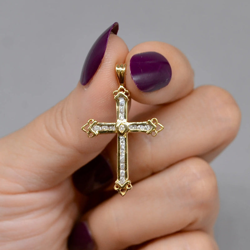 Vintage Diamond Cross Pendant in 9ct Yellow Gold (0.20ct)