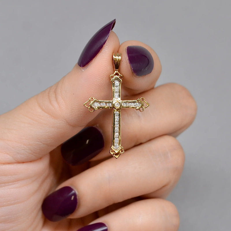 Vintage Diamond Cross Pendant in 9ct Yellow Gold (0.20ct)