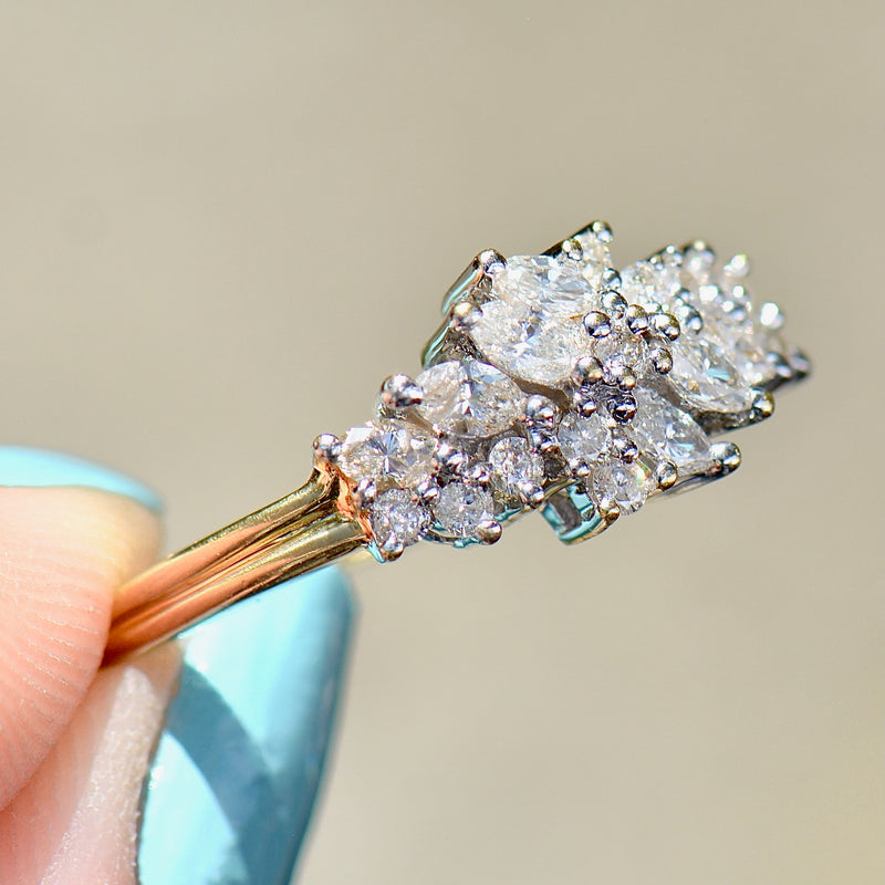 榄尖形和圆形钻石 18K 黄金订婚戒指（0.74 克拉）