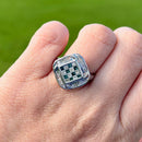 蓝色和白色钻石9K白金群镶戒指