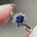 皇家蓝宝石和钻石 18ct 白金光环戒指（1.51cts）