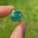 大斜方石和钻石18K黄金饰戒