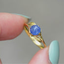 Vintage Sapphire Cabochon Leaf Design Ring (0.95ct)