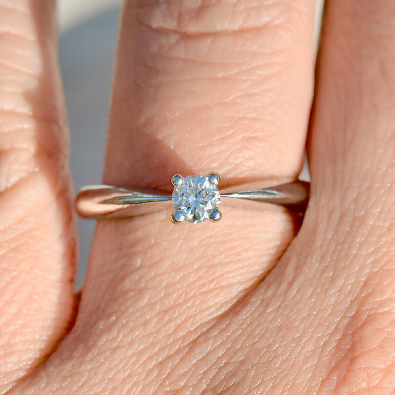 Vintage 18ct White Gold Brilliant Cut Diamond Solitaire Engagement Ring (0.26ct)
