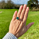 大斜方石和钻石18K黄金饰戒