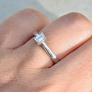 チザムハンター 0.25カラット エメラルドカット ダイヤモンド ソリティア エンゲージリング 18カラット ホワイトゴールド オリジナルボックス付き