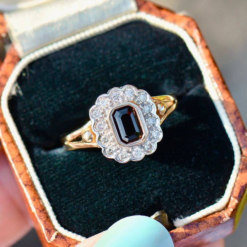 Vintage Sapphire and Diamond 9ct Yellow Gold Cluster Ring (1.07cts)