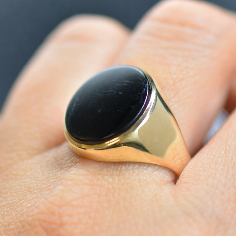 Vintage 9CT Yellow Gold Black Onyx Signet Ring