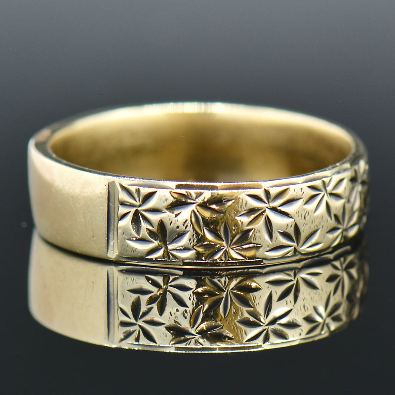 Vintage Star Floral Wide Wedding Band