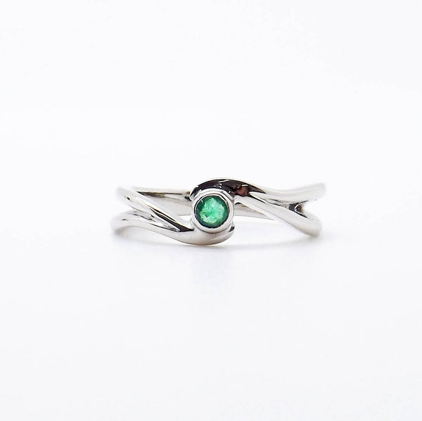 May, Emerald Set Silver Birthstone Twist Ring