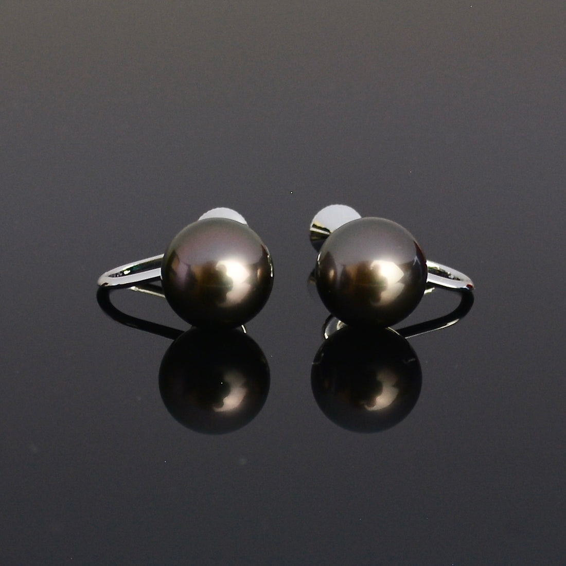 【MIKIMOTO】 ミキモト　黒蝶真珠　ダイヤ付ピアス ミキモト 黒蝶真珠 イヤリング 9.5mm