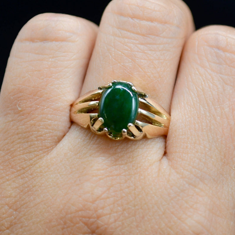 Vintage 9CT Gold Jade Signet Ring
